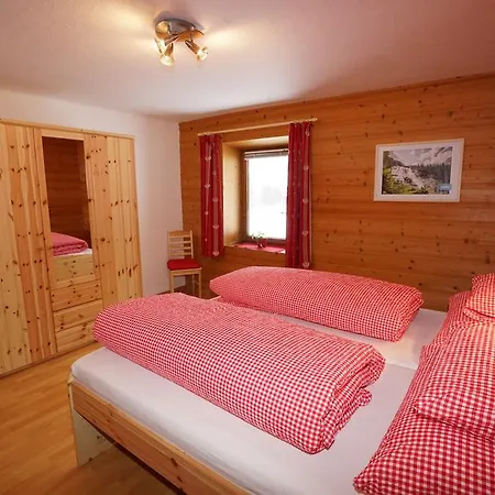 Haus Ruetzbach ניוסטיפט אים סטובאיטל