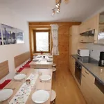 Haus Ruetzbach 아파트